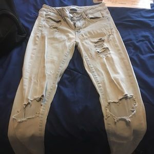 Women’s American eagle ripped jeans